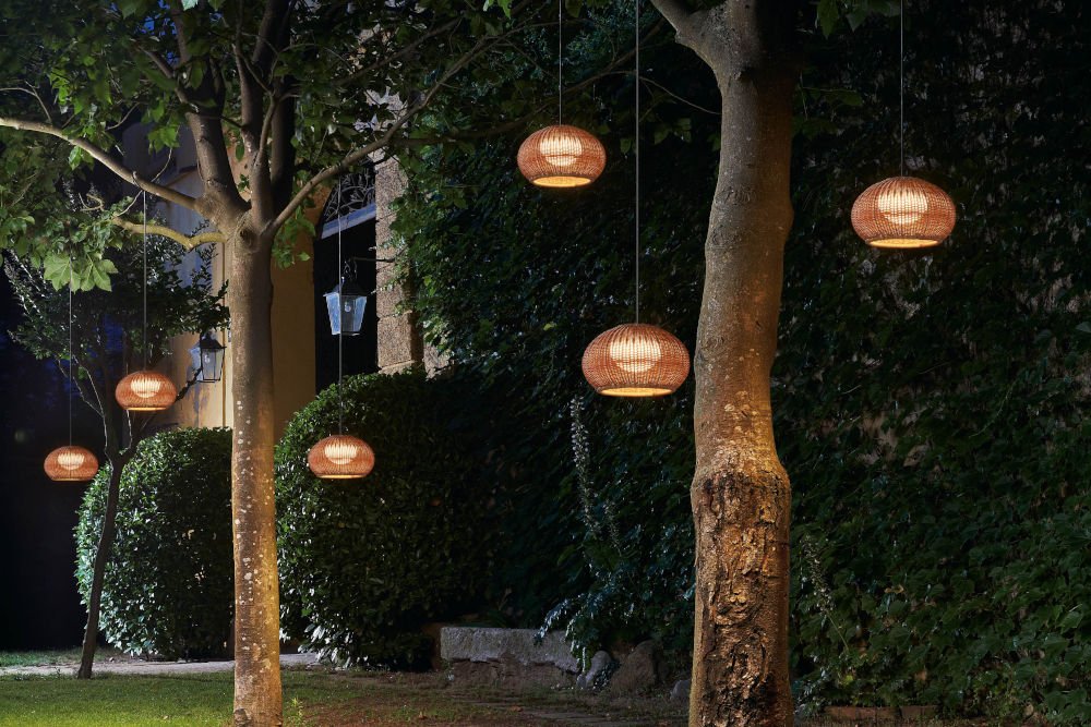 Best Outdoor Lighting Options That Do Not Attract Bees