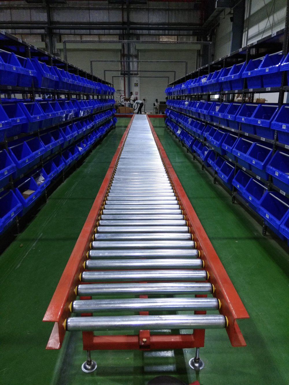 gravity roller conveyor