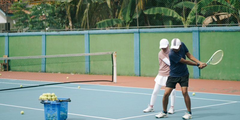 Artificial tennis turf