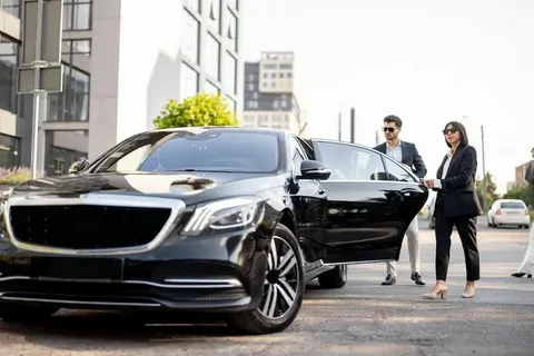 luxury sedan rental